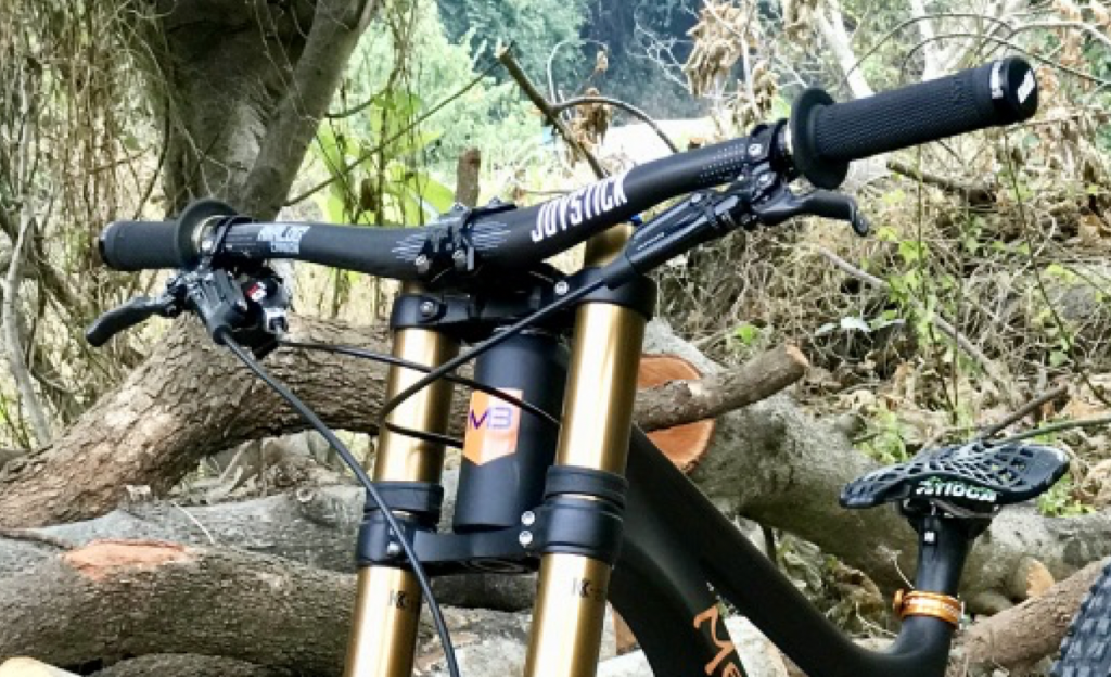 MeekBoyz Downhill Mountain Bikes hydraulic brakes
